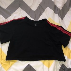 ROMANCE F21 Boxy Cropped Tee